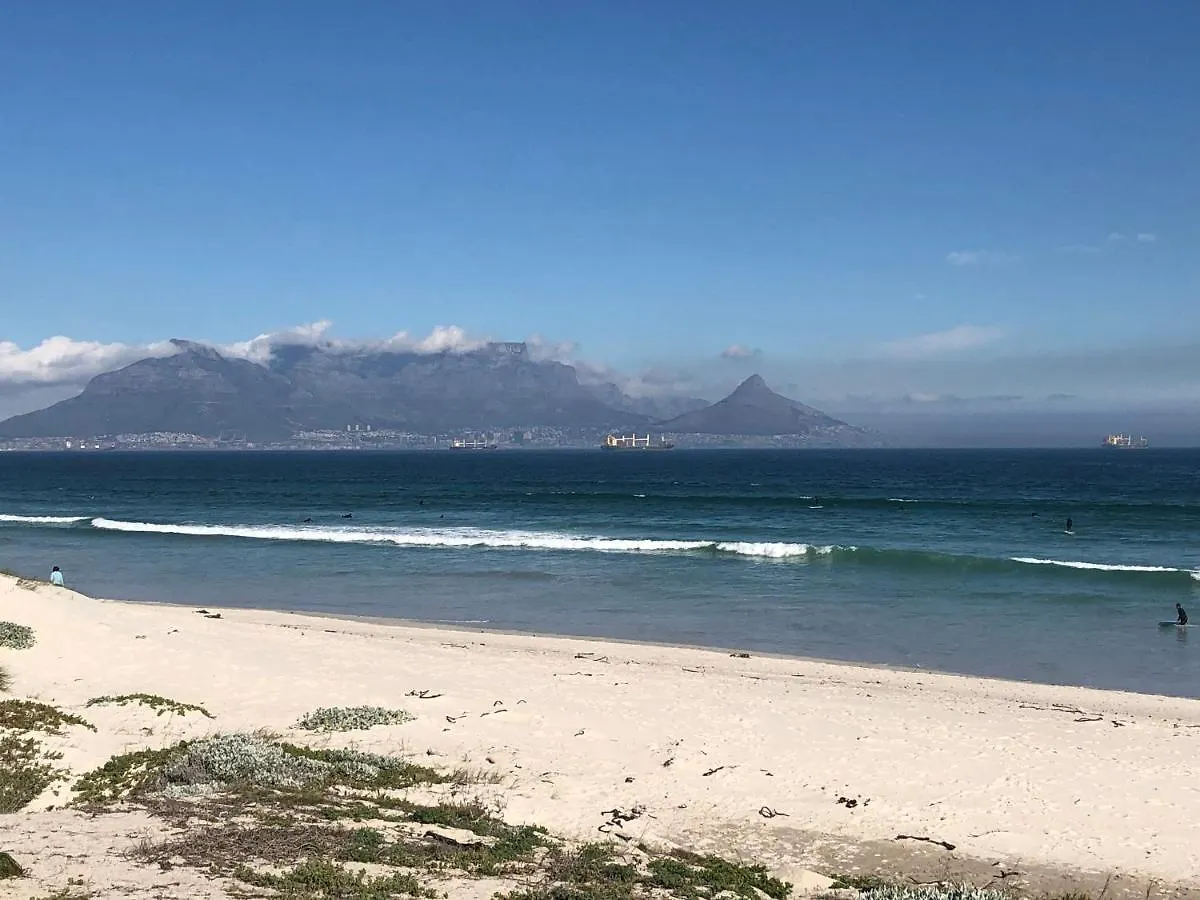 The Little Palm Bed & Breakfast Bloubergstrand 0*,  Güney Afrika
