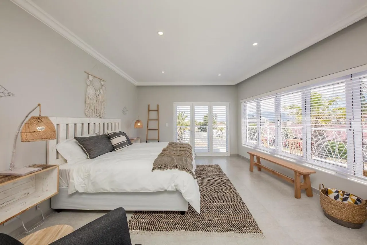 The Little Palm Bed & Breakfast Bloubergstrand Güney Afrika