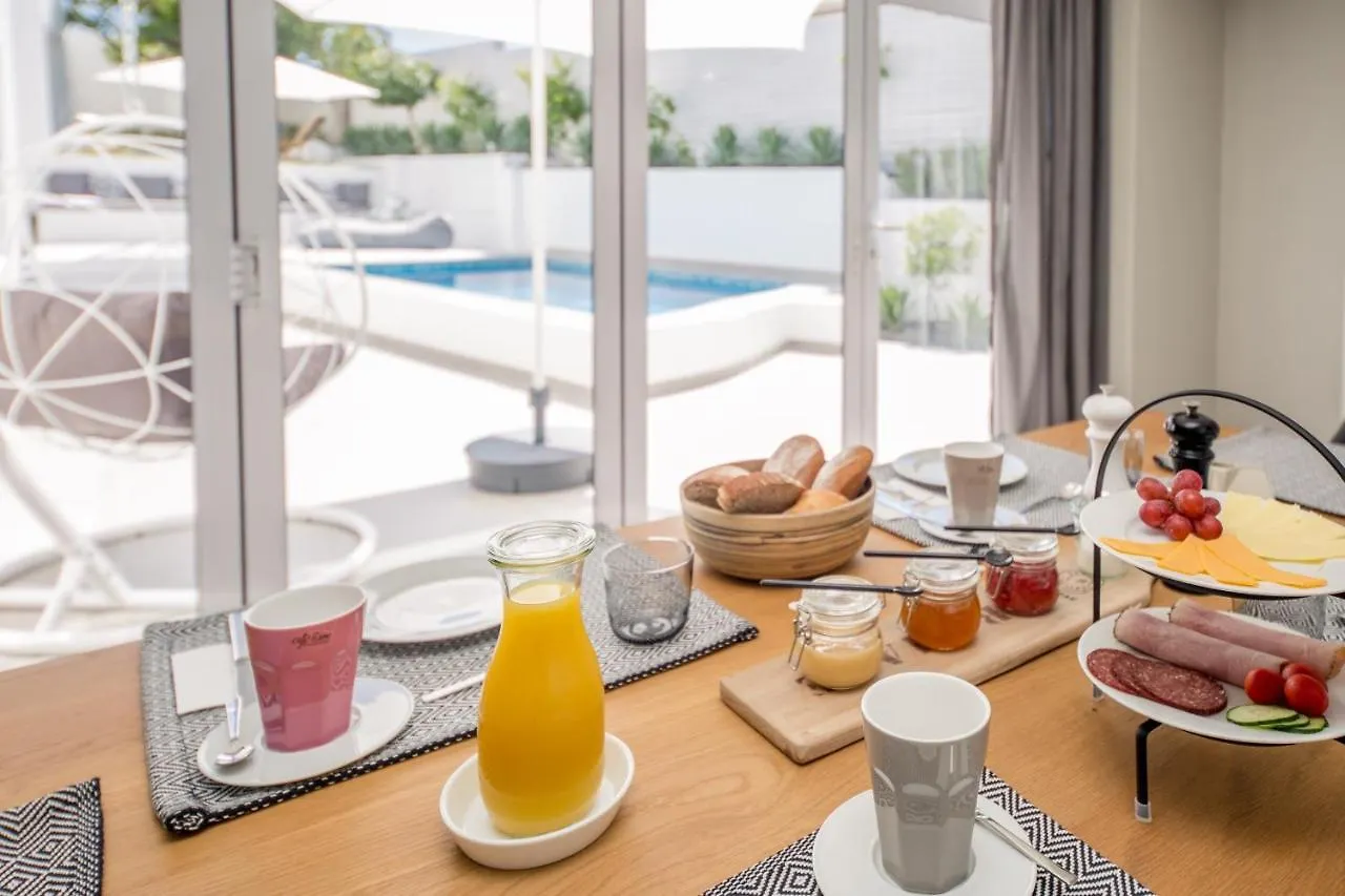 The Little Palm Bed & Breakfast Bloubergstrand 0*,